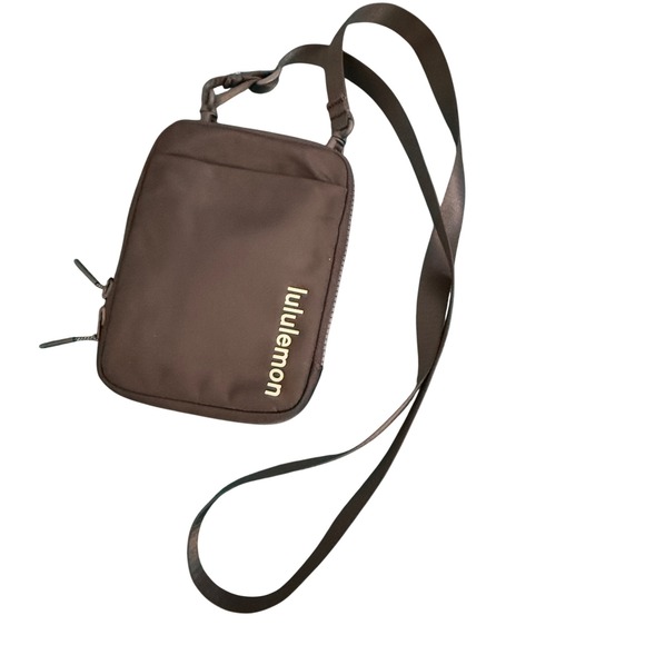 lululemon athletica Handbags - Lululemon Everywhere Belt Bag Crossbody‎ Nylon Black Adjustable Strap